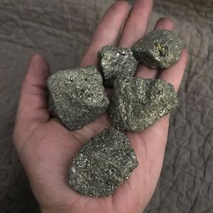 5 pieces of pyrite